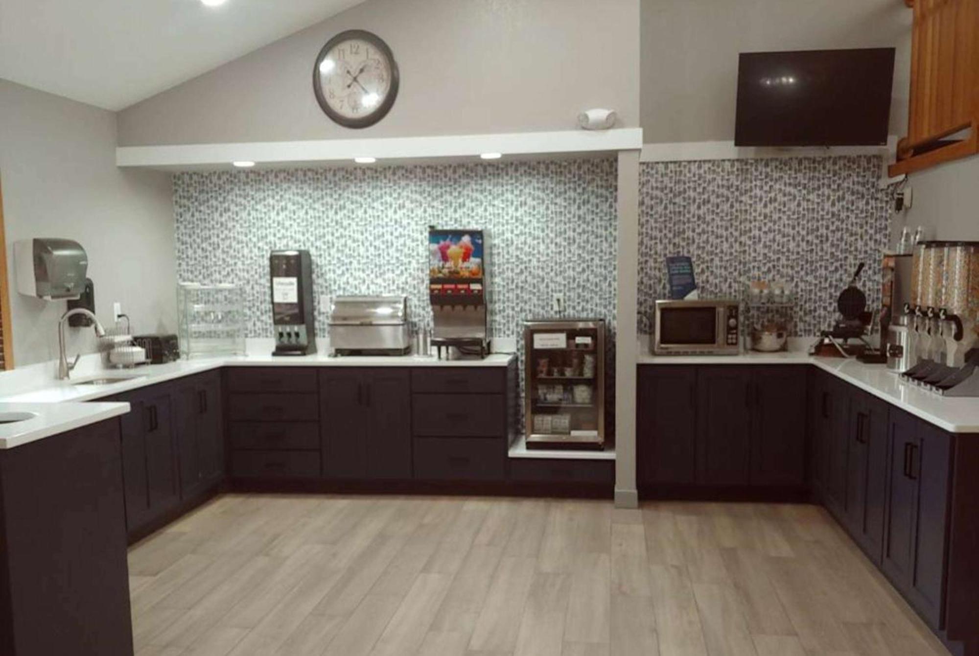Americinn By Wyndham דיקינסון מראה חיצוני תמונה