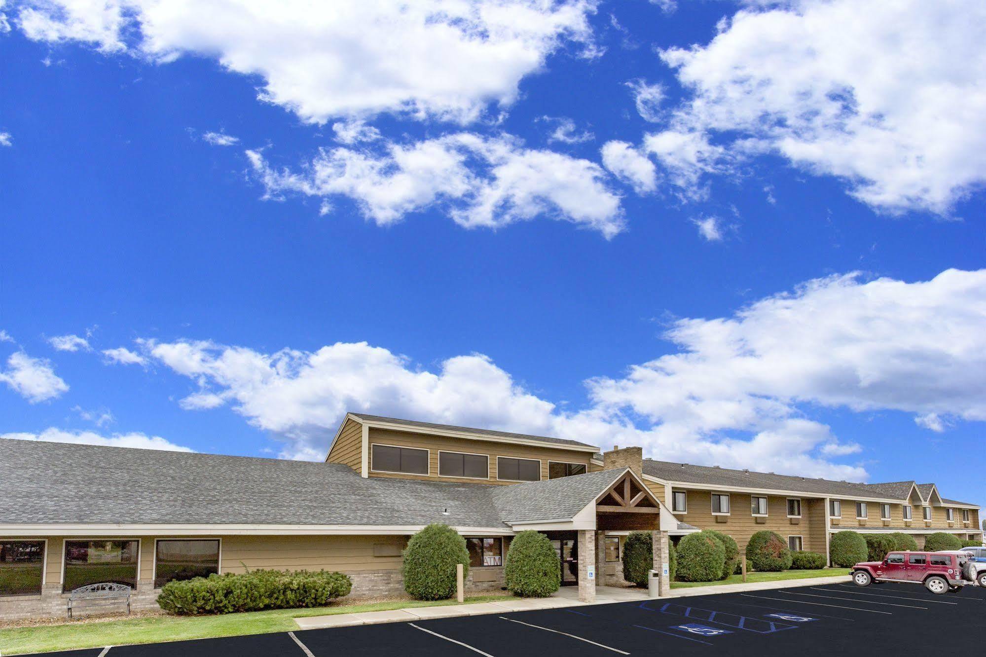 Americinn By Wyndham דיקינסון מראה חיצוני תמונה