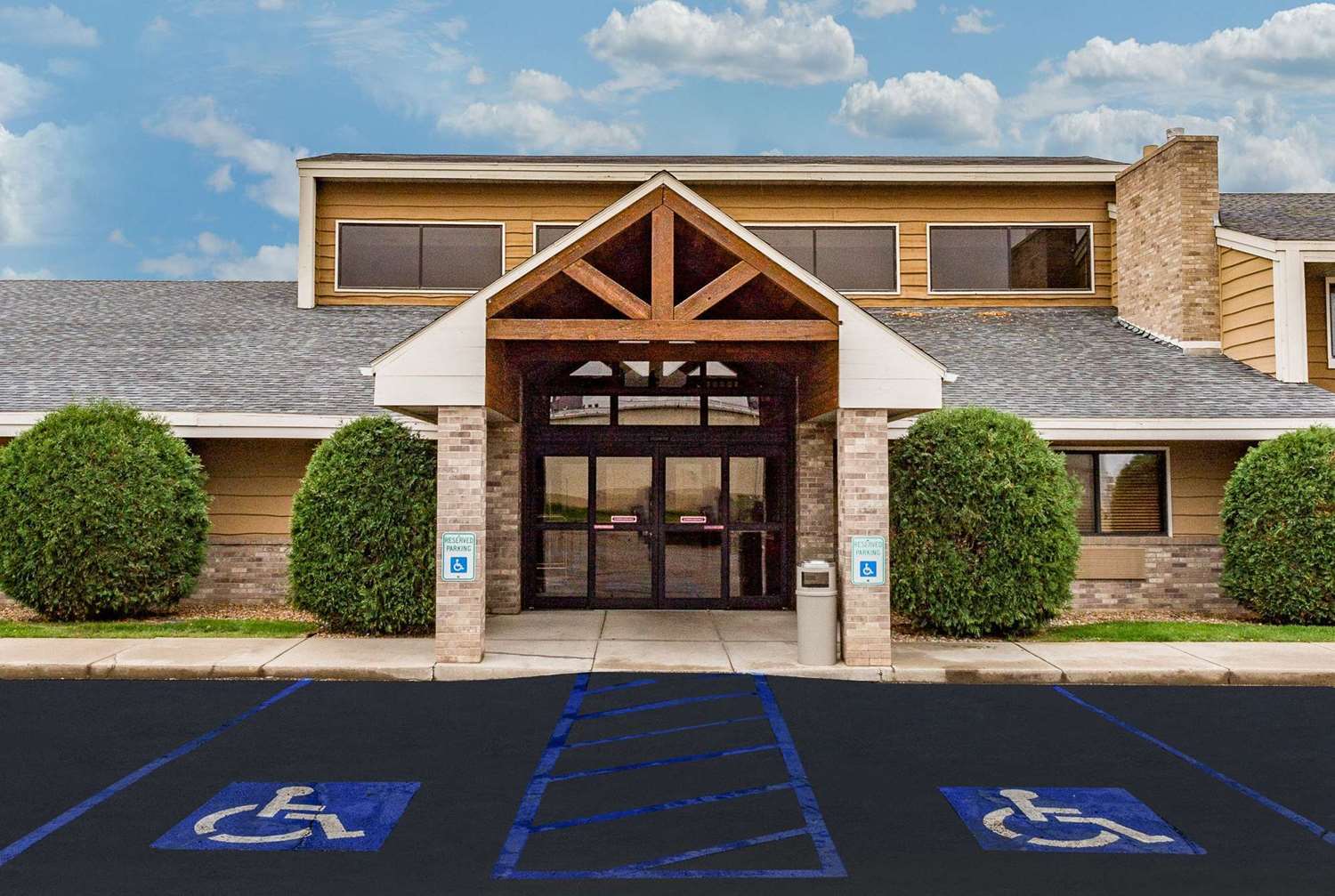 Americinn By Wyndham דיקינסון מראה חיצוני תמונה